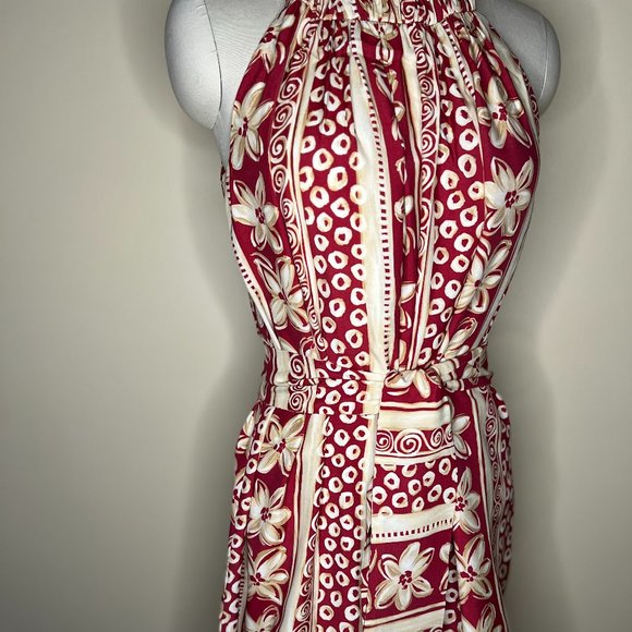 Halter style tie back dresses - Picture 3 of 8